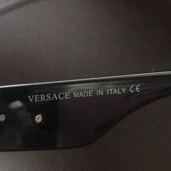 new excellent quality .. Versace Medusa.. - Picture 3 of 8